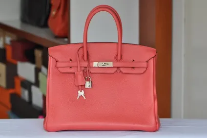 Сумки жіночі hermes birkin, колекції фірми, моделі шкіряні і замшеві (жіночі) Сумки жіночі hermes birkin, колекції фірми, моделі шкіряні і замшеві