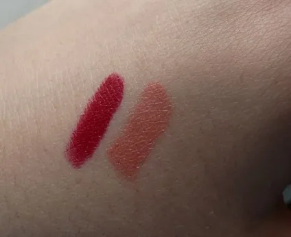 Суперстійкі губна помада avon - відгуки, фото і ціна (помада для губ в стик) Суперстійкі губна помада avon - відгуки, фото і ціна