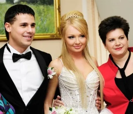 Весільна зачіска на довге волосся Дар'ї Пинзарь фото звіт (зачіска) Весільна зачіска на довге волосся Дар'ї Пинзарь фото звіт