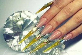 Які плюси і мінуси мають нарощені нігті і як за ними доглядати (мінуси) Які плюси і мінуси мають нарощені нігті і як за ними доглядати