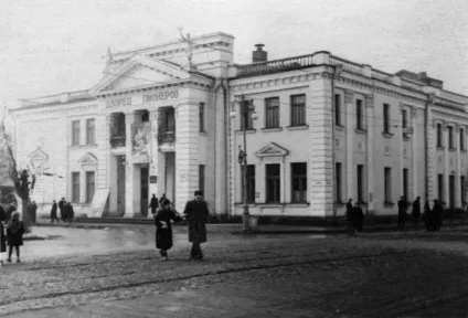 Яким був Коломия під час війни, до неї і після неї (71 фото) - Трініксі (бригади) Яким був Коломия під час війни, до неї і після неї (71 фото) - Трініксі
