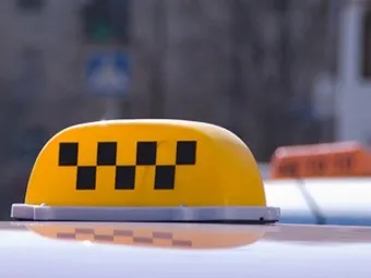 Таксі без шашечок і ліхтаря оголосили поза законом (маршрутних транспортних засобів) Таксі без шашечок і ліхтаря оголосили поза законом