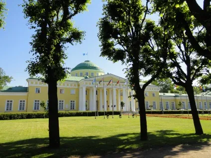 Таврійський палац екскурсії, експозиції, точна адреса, телефон (експозиції в замках Харкова) Таврійський палац екскурсії, експозиції, точна адреса, телефон