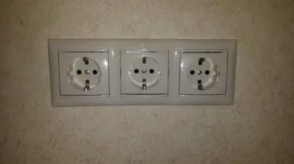 Потрійна розетка внутрішня