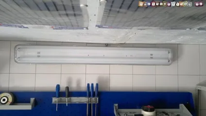 Установка люмінесцентного світильника (приклад установки) Установка люмінесцентного світильника