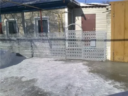Установка металевих огорож з висікання своїми руками фото (паркан з висікання) Установка металевих огорож з висікання своїми руками фото