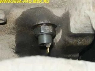 Ваз-21214 - установка автоматичного натяжителя ланцюга пілот (датчик тиску масла) Ваз-21214 - установка автоматичного натяжителя ланцюга пілот
