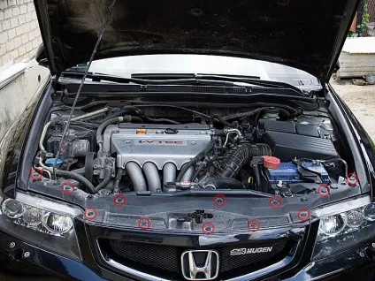 Усуваємо щілини під фарами на honda accord