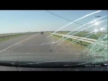 У ростовської області 29-річну жінку вбило цеглою, що випав з камаза - автокадабра (області) У ростовської області 29-річну жінку вбило цеглою, що випав з камаза - автокадабра
