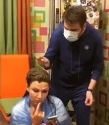 Як чоловік Евеліна Бледанс фарбує її сиве волосся хною відео стало хітом в мережі - суть подій (Актор Сергій Астахов вперше) Як чоловік Евеліна Бледанс фарбує її сиве волосся хною відео стало хітом в мережі - суть подій