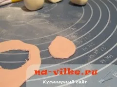 Як ліпити зайчика з мастики для прикраси торта (мастики рожевого відтінку скачайте) Як ліпити зайчика з мастики для прикраси торта