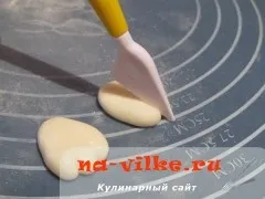 Як ліпити зайчика з мастики для прикраси торта (мастики рожевого відтінку) Як ліпити зайчика з мастики для прикраси торта
