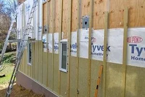 Як кріпити утеплювач до дерев'яної стіни всередині і зовні (зовні) Як кріпити утеплювач до дерев'яної стіни всередині і зовні
