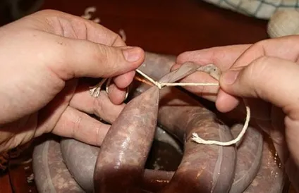 Як набивати кишки фаршем для ковбаси