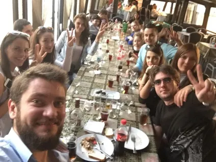 Як ми шукаємо двігусних людей