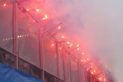 Закон про вболівальників у дії запалив фаєр (Фото Степан Чаушьян) Закон про вболівальників у дії запалив фаєр