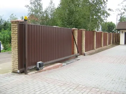 Огорожа з висікання