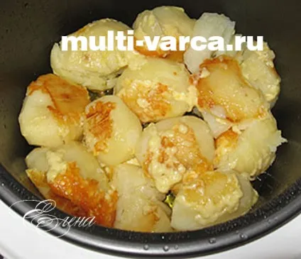 Запечена картопля в мультиварці