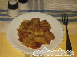 Смажена картопля з беконом і цибулею (беконом) Смажена картопля з беконом і цибулею