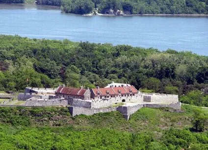 10 Зруйнованих замків і фортець (фортець) 10 Зруйнованих замків і фортець