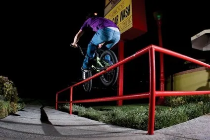 44 Фотографії трюків bmx-райдерів »блог позитиву (фотографії) 44 Фотографії трюків bmx-райдерів »блог позитиву