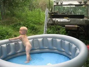 А де вода тепліше, біля багаття