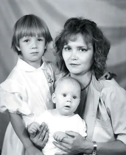 Алла Міхєєва з чоловіком і дітьми (Алла Міхєєва Максим) Алла Міхєєва з чоловіком і дітьми