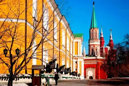 Арсенал московського кремля історія, опис, фото (арсенал) Арсенал московського кремля історія, опис, фото