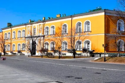 Арсенал московського кремля історія, опис, фото (фото арсеналу московського кремля) Арсенал московського кремля історія, опис, фото