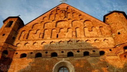Білорусь храм-фортецю святого архангела Михаїла в синковічах (синковічах) Білорусь храм-фортецю святого архангела Михаїла в синковічах