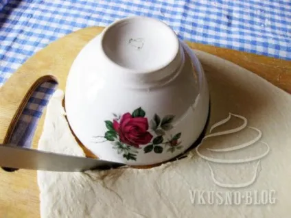 Чебуреки з сиром і помідорами - рецепт з фото (чебуреки) Чебуреки з сиром і помідорами - рецепт з фото