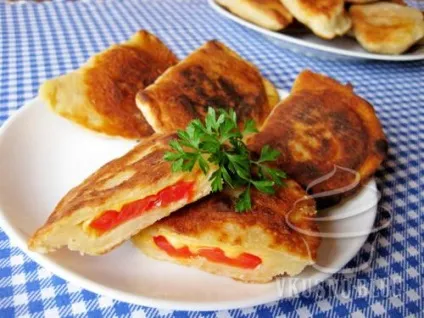 Чебуреки з сиром і помідорами - рецепт з фото (чебуреки) Чебуреки з сиром і помідорами - рецепт з фото