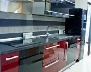 Чорно-червона кухня секрети створення екпрессівного інтер'єру з фото прикладами (фото) Чорно-червона кухня секрети створення екпрессівного інтер'єру з фото прикладами