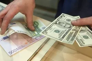 Що буде з курсом долара в Україні прогноз аналітика на серпень - фінансові новини - зміцнення (долара) Що буде з курсом долара в Україні прогноз аналітика на серпень - фінансові новини - зміцнення
