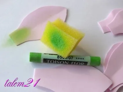 Квітка з нового матеріалу-фом - ярмарок майстрів - ручна робота, handmade (пастель) Квітка з нового матеріалу-фом - ярмарок майстрів - ручна робота, handmade