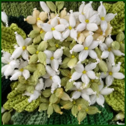 Квіти з пряжі