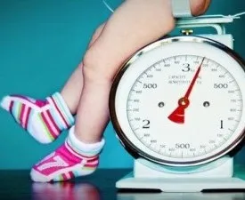 Як новонароджена дитина повинна додавати у вазі (вазі) Як новонароджена дитина повинна додавати у вазі