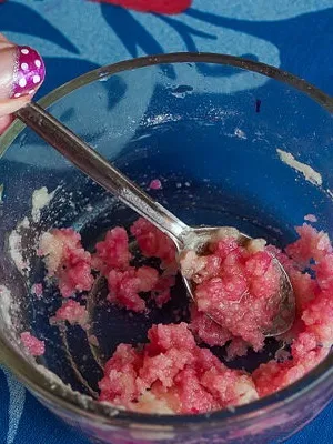 Домашній догляд за губами косметика, масаж, гімнастика, маска і скраб для харчування (домашній) Домашній догляд за губами косметика, масаж, гімнастика, маска і скраб для харчування