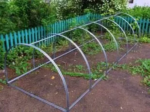 Дуги для парника своїми руками як зробити, матеріали, з чого, фото, відео (руками) Дуги для парника своїми руками як зробити, матеріали, з чого, фото, відео