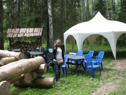 Еко-готель романів ліс