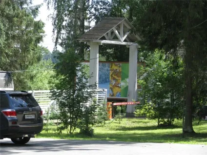 Еко-готель романів ліс