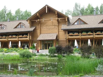 Еко-готель романів ліс