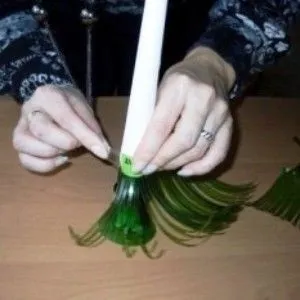 Ялинка з пластикових пляшок 1 (пластикових) Ялинка з пластикових пляшок 1