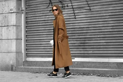 Fashion-лікнеп 7 способів носити кросівки правильно - з костюмом, сукнею і так далі