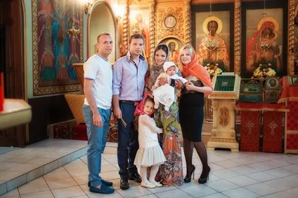 Футболіст роман шишкин охрестив 3-місячну доньку ексклюзивний фоторепортаж, hello! Russia (дочка) Футболіст роман шишкин охрестив 3-місячну доньку ексклюзивний фоторепортаж, hello! Russia