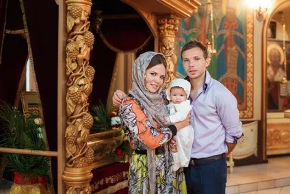 Футболіст роман шишкин охрестив 3-місячну доньку ексклюзивний фоторепортаж, hello! Russia (діти зірок) Футболіст роман шишкин охрестив 3-місячну доньку ексклюзивний фоторепортаж, hello! Russia