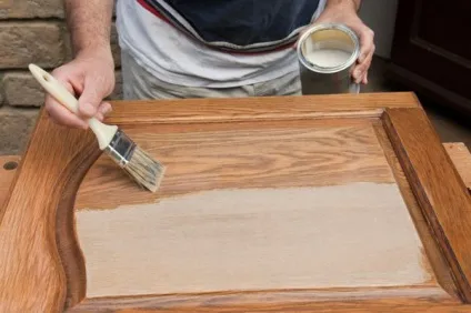 Грунтовка під лак по дереву - вибір і нанесення (уздовж деревних волокон) Грунтовка під лак по дереву - вибір і нанесення