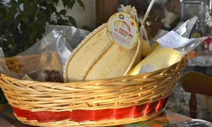 Італійський сир проволоне види, як роблять, чим замінити в рецептах, калорійність, ціна за кг (замінити) Італійський сир проволоне види, як роблять, чим замінити в рецептах, калорійність, ціна за кг