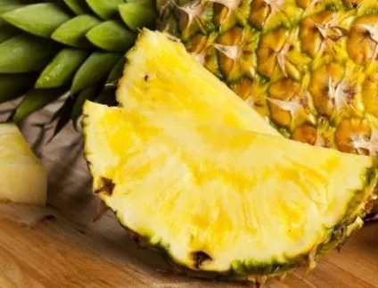 Як росте ананас як вирощують в домашніх умовах, який кущ або дерево, зріє на плантаціях (ананас) Як росте ананас як вирощують в домашніх умовах, який кущ або дерево, зріє на плантаціях