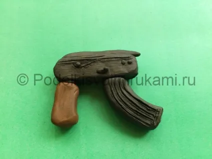 Як зробити автомат з пластиліну (пластиліну) Як зробити автомат з пластиліну